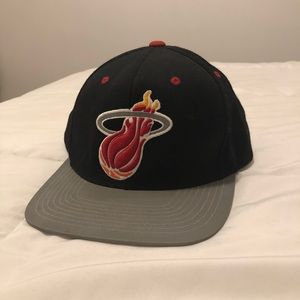 Mitchell and Ness Miami heat hat snapback